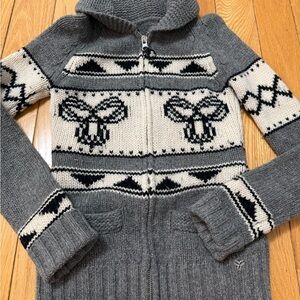 TNA 100% Lambswool Sweater